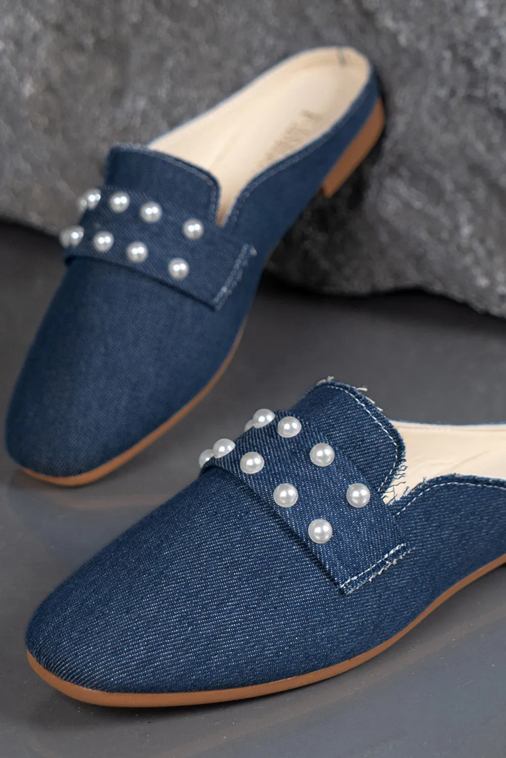 Blue Pearl Decor Pointed Toe Canvas Shoes