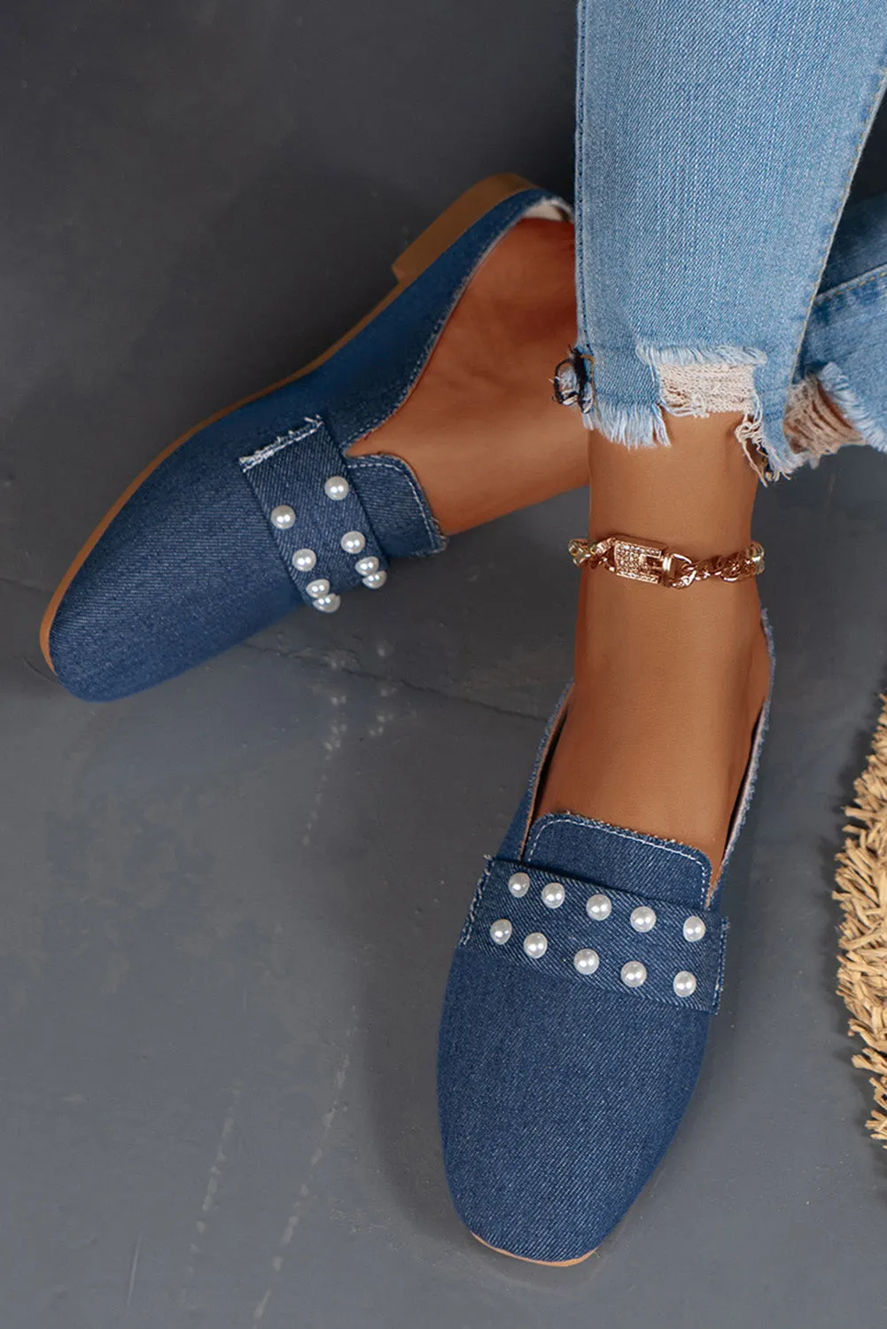Blue Pearl Decor Pointed Toe Canvas Shoes