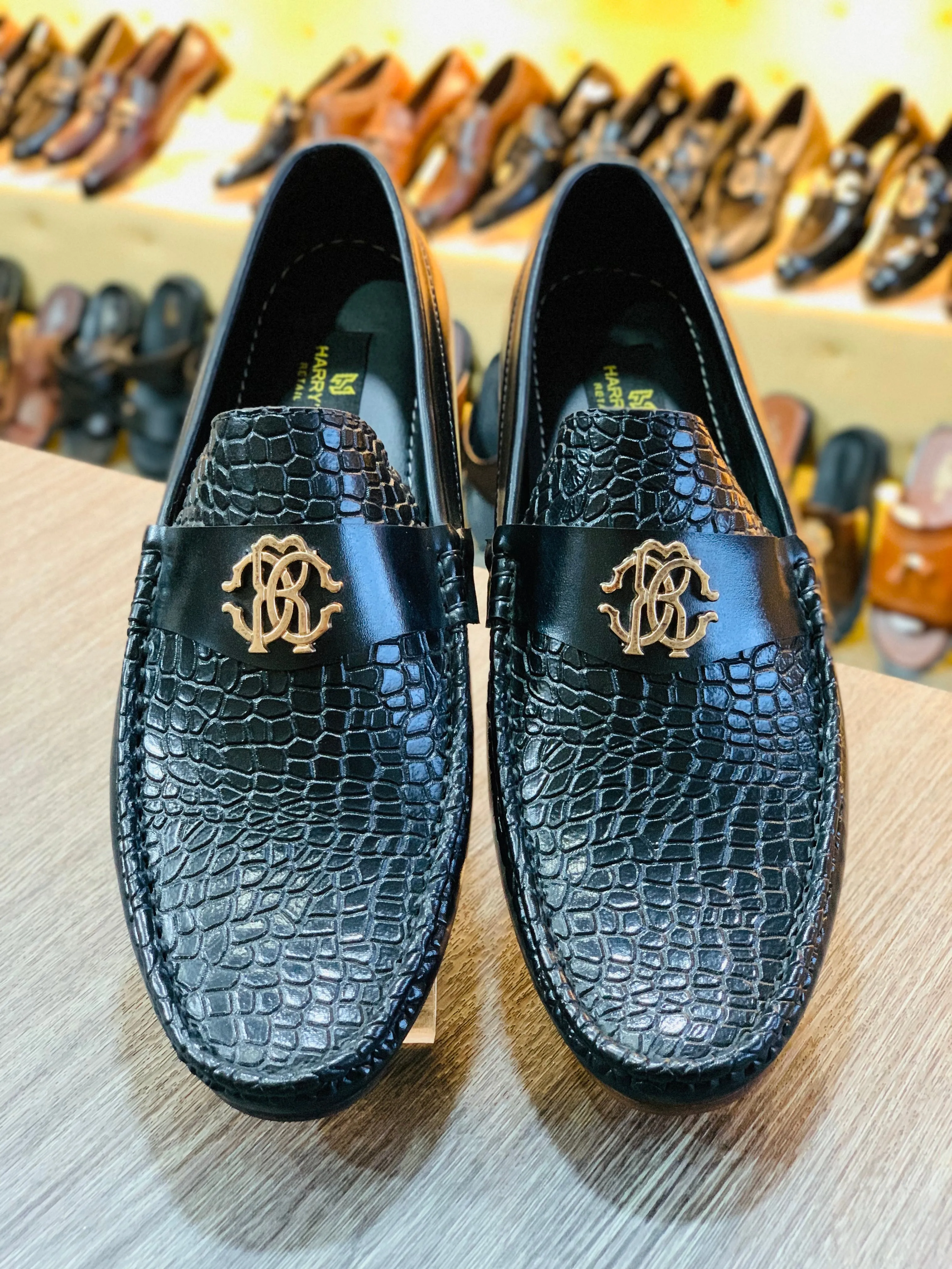 ELITE CHERRY BLACK LOAFERS