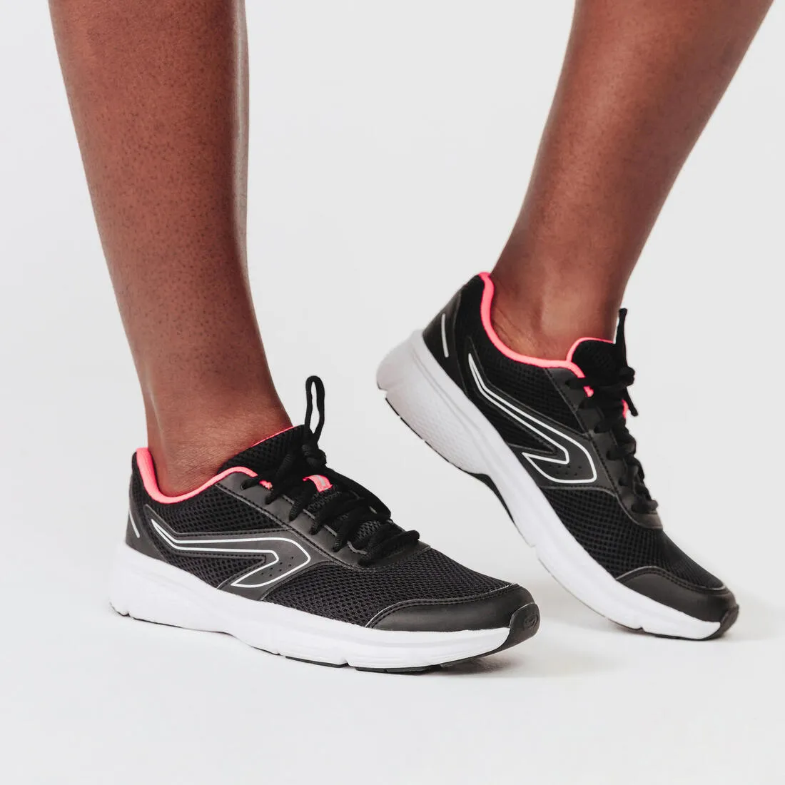 RUN CUSHION WOMEN'S RUNNING SHOES - BLACK/CORAL